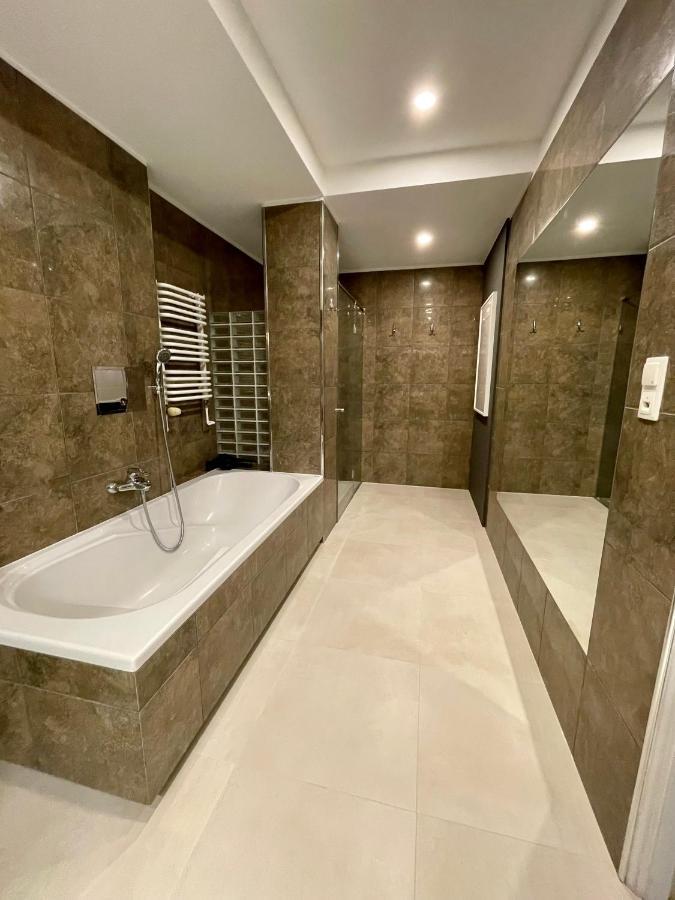 Boutique Apartments - Old Town 120M2 - Private Underground Parking - 弗罗茨瓦夫 外观 照片